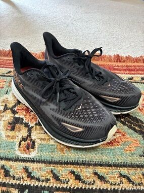 Hoka One Clifton 9 Running Show Sneaker / Women's 11 Wide